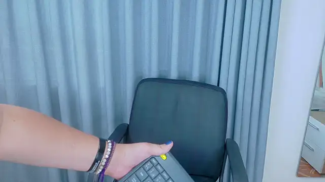 AmarisLenox   online show from 12-02-25, 10:05