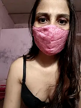 Snapshot of DIVINEDIVAA chatting on 10-19-25, 01:39 DIVINEDIVAA online show from 10-19-25, 01:39