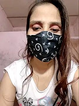 Snapshot of DIVINEDIVAA chatting on 10-26-25, 04:57 DIVINEDIVAA online show from 10-26-25, 04:57