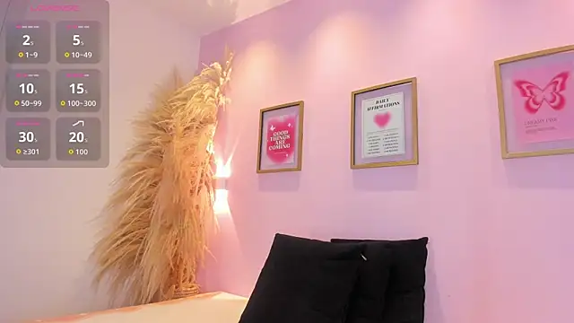 TracyDavis  online show from 10-19-25, 01:12