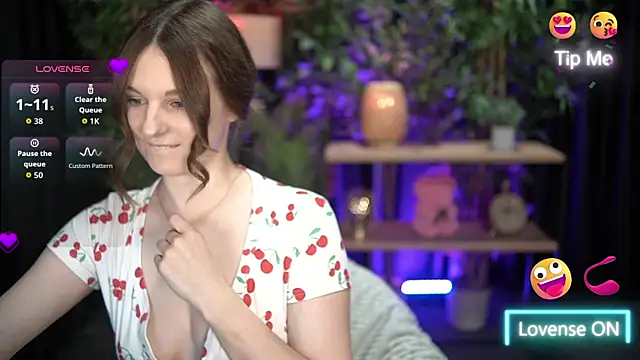 xoxo molly online show from 10-13-25, 09:37