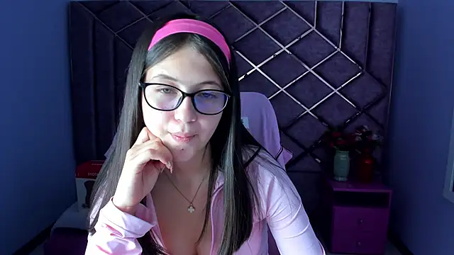 Snapshot of sarah_sweett_ chatting on 04-30-26, 02:12 sarah sweett online show from 04-30-26, 02:12