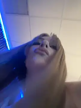 RollDolls online show from 10-19-25, 05:08