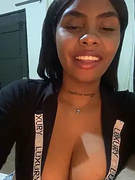 Snapshot of Itanydiorr chatting on 10-10-25, 03:27 Itanydiorr online show from 10-10-25, 03:27