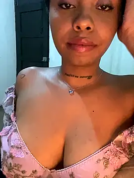 Snapshot of Itanydiorr chatting on 10-16-25, 12:00 Itanydiorr online show from 10-16-25, 12:00