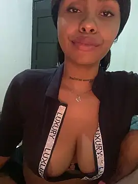 Snapshot of Itanydiorr chatting on 10-18-25, 01:08 Itanydiorr online show from 10-18-25, 01:08