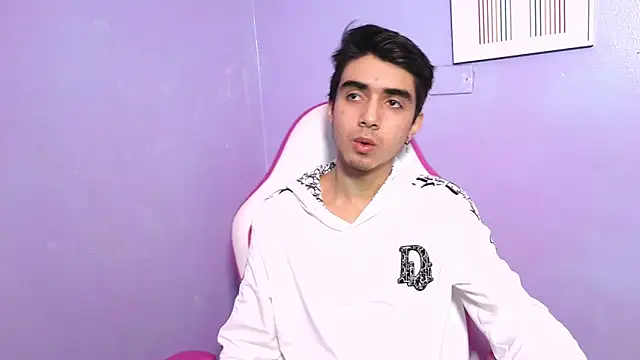 Hottie Guy online show from 12-03-25, 05:55