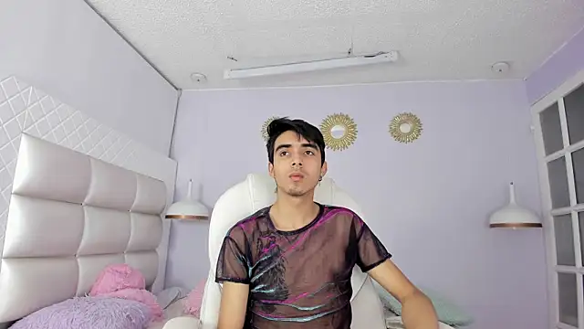 Hottie Guy online show from 12-04-25, 05:43