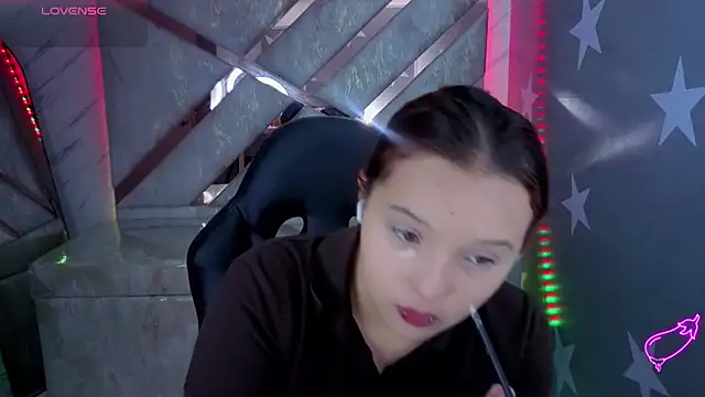 mia foster t online show from 07-19-26, 01:37