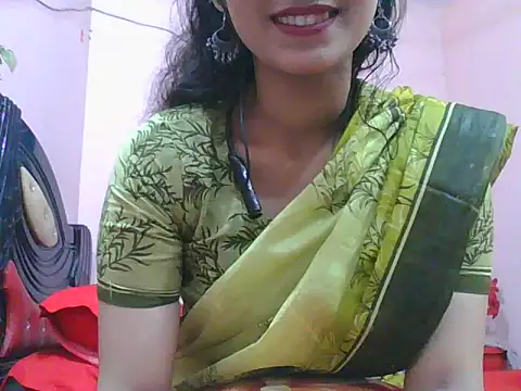 Snapshot of night_queeen7 chatting on 10-22-25, 07:13 night queeen7 online show from 10-22-25, 07:13