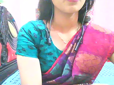 Snapshot of night_queeen7 chatting on 11-15-25, 07:10 night queeen7 online show from 11-15-25, 07:10