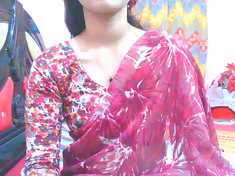 Snapshot of night_queeen7 chatting on 12-14-25, 07:29 night queeen7 online show from 12-14-25, 07:29