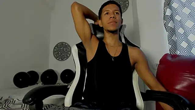 Snapshot of MaxVibe420 chatting on 10-19-25, 05:57 MaxVibe420 online show from 10-19-25, 05:57