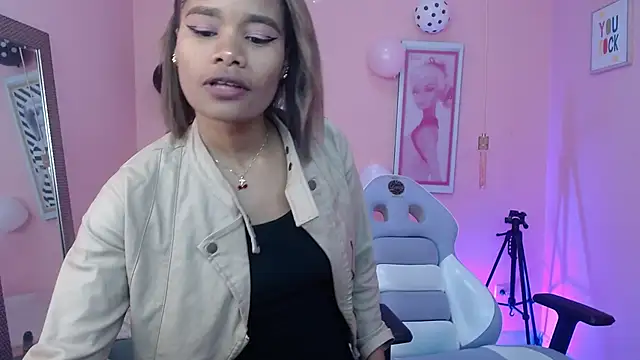 Snapshot of ingrid03_taffur chatting on 11-02-25, 01:35 ingrid03 taffur online show from 11-02-25, 01:35