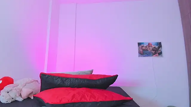 Miaengels  online show from 04-21-26, 02:51