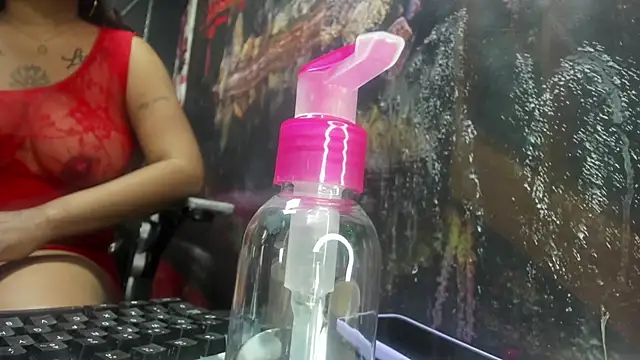 LuisaMonaco online show from 10-15-25, 02:50