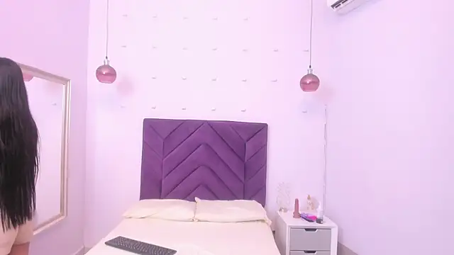 Nahomycarterr online show from 10-13-25, 07:36