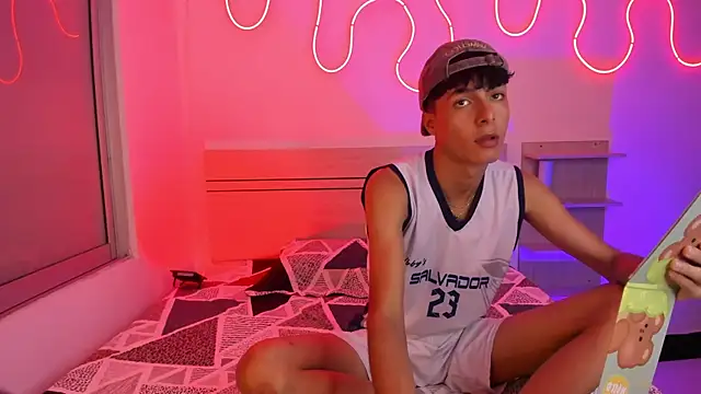 Snapshot of luccas_ferreira chatting on 10-20-25, 06:52 luccas ferreira online show from 10-20-25, 06:52