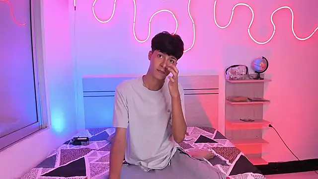 Snapshot of luccas_ferreira chatting on 10-27-25, 07:07 luccas ferreira online show from 10-27-25, 07:07