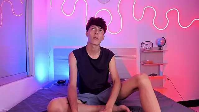 Snapshot of luccas_ferreira chatting on 10-28-25, 07:16 luccas ferreira online show from 10-28-25, 07:16