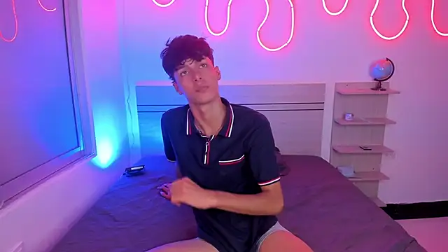 Snapshot of luccas_ferreira chatting on 11-15-25, 07:10 luccas ferreira online show from 11-15-25, 07:10