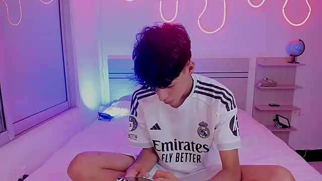 Snapshot of luccas_ferreira chatting on 11-29-25, 07:50 luccas ferreira online show from 11-29-25, 07:50