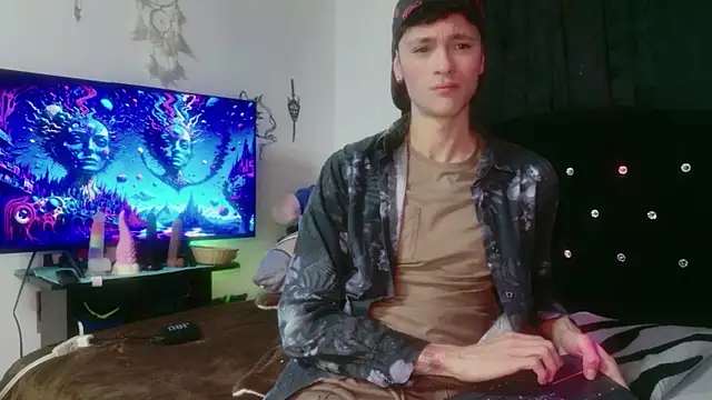 Tyler cat online show from 11-25-25, 12:38