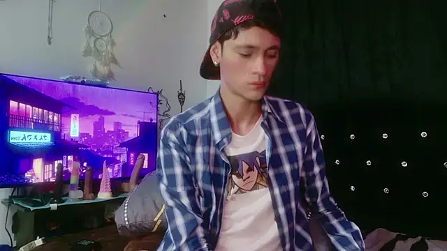 Tyler cat online show from 11-27-25, 04:14