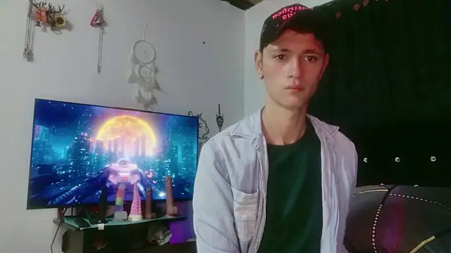 Tyler cat online show from 12-01-25, 01:21