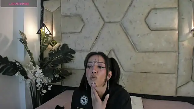 Julieta Slav3 online show from 04-21-26, 08:55