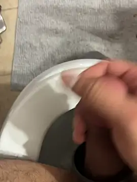 Snapshot of ayrtonmen chatting on 11-22-25, 06:51 ayrtonmen online show from 11-22-25, 06:51