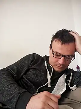 viktor1992-1-1 online show from 04-23-26, 08:02