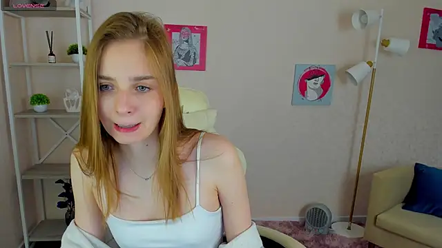 Snapshot of L1na_Reeds chatting on 10-17-25, 01:09 L1na Reeds online show from 10-17-25, 01:09