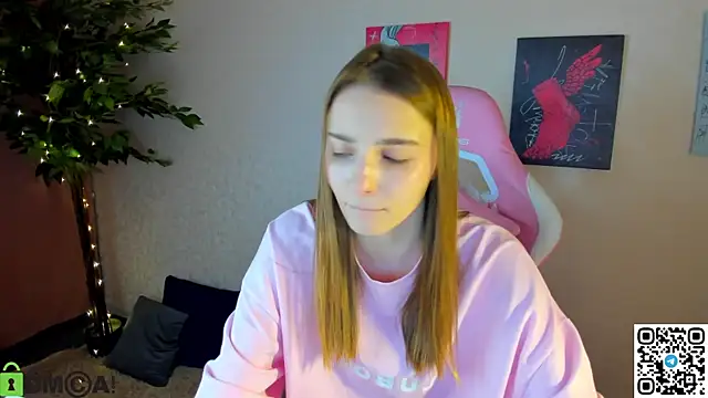 Snapshot of L1na_Reeds chatting on 12-15-25, 01:10 L1na Reeds online show from 12-15-25, 01:10