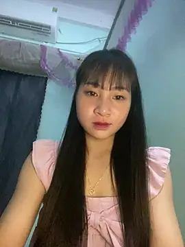 Snapshot of banlinh004 chatting on 04-28-26, 03:17 banlinh004 online show from 04-28-26, 03:17