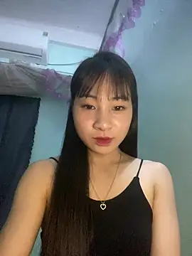Snapshot of banlinh004 chatting on 05-02-26, 01:49 banlinh004 online show from 05-02-26, 01:49