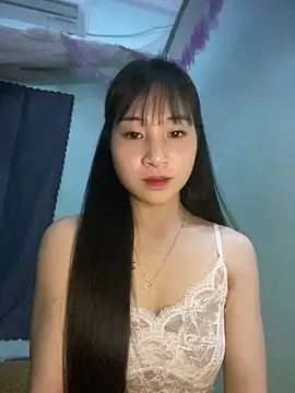 Snapshot of banlinh004 chatting on 05-10-26, 02:33 banlinh004 online show from 05-10-26, 02:33