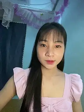 Snapshot of banlinh004 chatting on 06-10-26, 02:49 banlinh004 online show from 06-10-26, 02:49