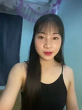 Snapshot of banlinh004 chatting on 06-12-26, 03:11 banlinh004 online show from 06-12-26, 03:11