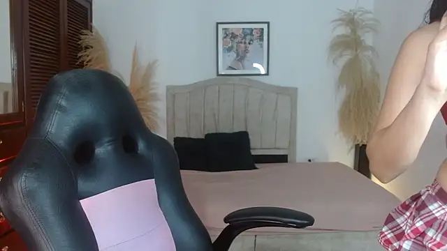 Snapshot of annyrusso chatting on 02-23-26, 08:28 annyrusso online show from 02-23-26, 08:28