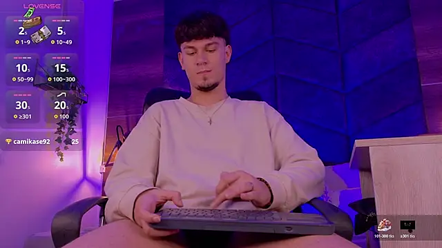 Snapshot of LiamThunder05_ chatting on 11-10-25, 03:05 LiamThunder05 online show from 11-10-25, 03:05