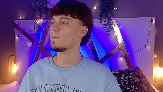 Snapshot of LiamThunder05_ chatting on 11-20-25, 03:07 LiamThunder05 online show from 11-20-25, 03:07