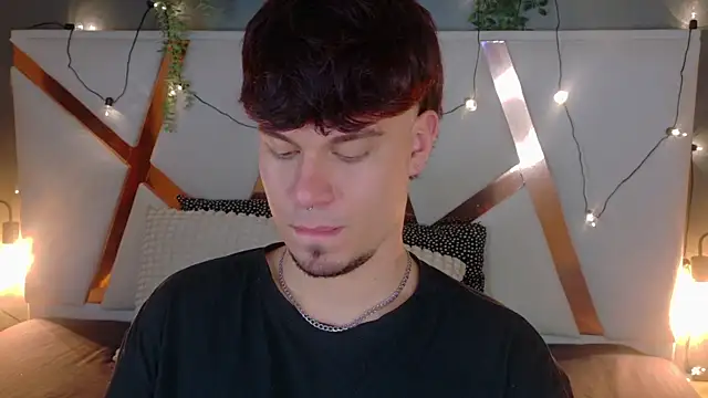 Snapshot of LiamThunder05_ chatting on 12-04-25, 07:44 LiamThunder05 online show from 12-04-25, 07:44