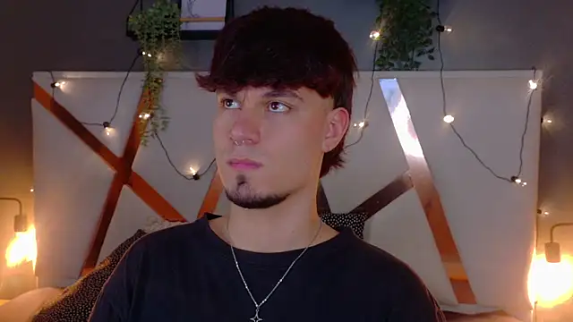 LiamThunder05  online show from 12-15-25, 07:40