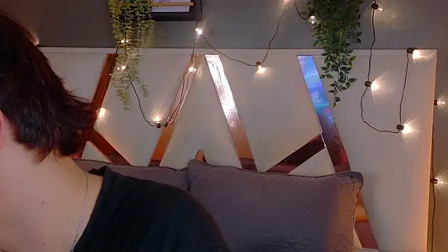 LiamThunder05  online show from 12-16-25, 07:52