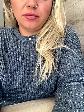 Snapshot of Daiana_Andra chatting on 10-06-25, 10:12 Daiana Andra online show from 10-06-25, 10:12