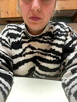 Snapshot of Daiana_Andra chatting on 10-07-25, 08:06 Daiana Andra online show from 10-07-25, 08:06