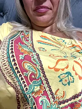 Snapshot of Daiana_Andra chatting on 10-12-25, 08:52 Daiana Andra online show from 10-12-25, 08:52