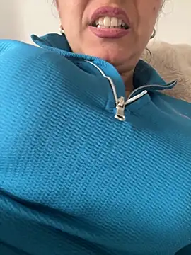 Snapshot of Daiana_Andra chatting on 10-21-25, 11:55 Daiana Andra online show from 10-21-25, 11:55