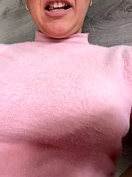 Snapshot of Daiana_Andra chatting on 11-10-25, 10:03 Daiana Andra online show from 11-10-25, 10:03